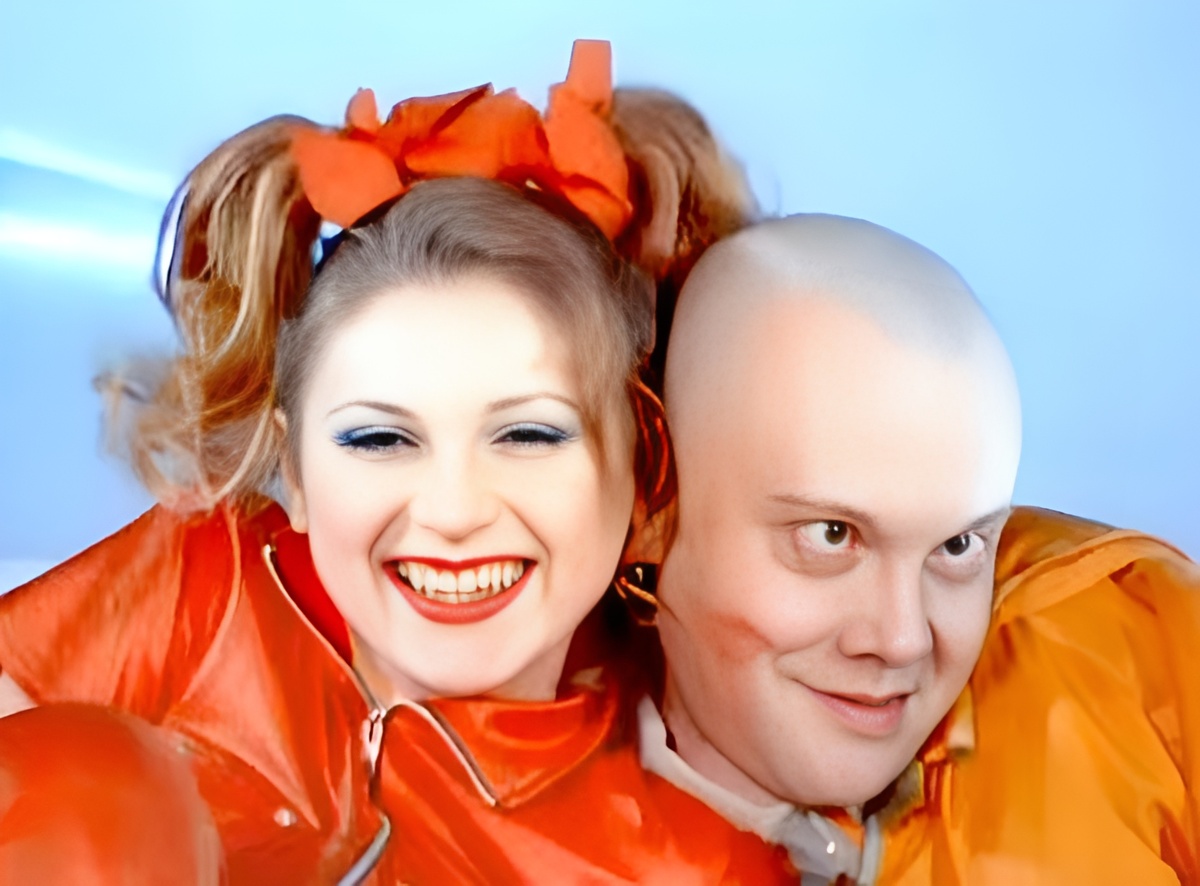 Вспомним отечественных певиц лихих лет, которые покорили миллионы россиян отнюдь не вокальными данными