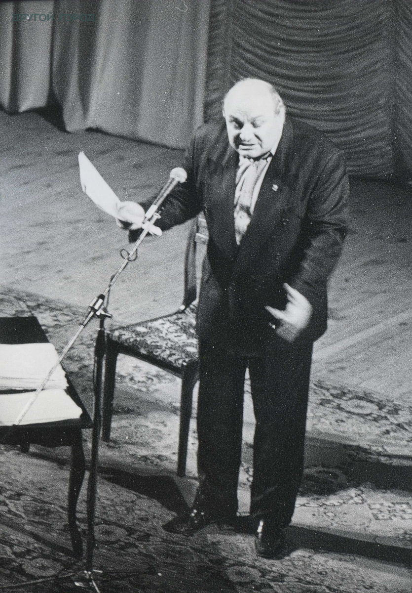 Михаил Михайлович Жванецкий (1934-1920). С сайта https://drugoigorod.ru/