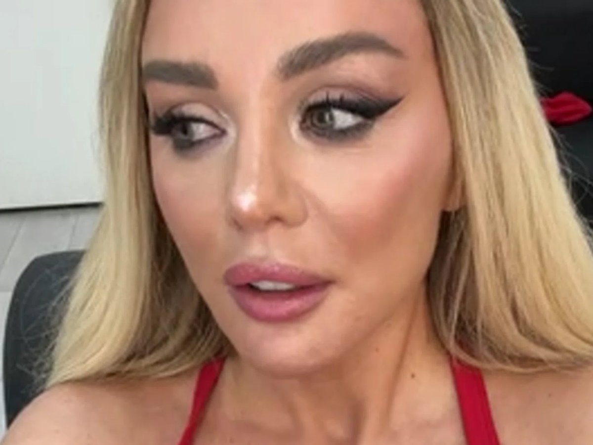     От Анны Седаковой потребовали провести раздел имущества