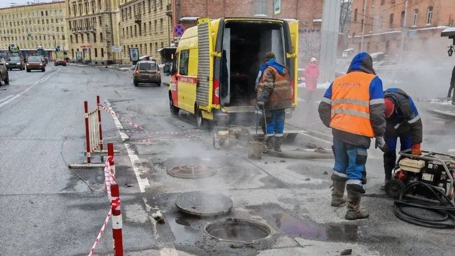    Специалисты досрочно устранили аварию на теплосетях на Тульской улице Автор фото: Пресс-служба АО "Теплосеть Санкт-Петербурга"
