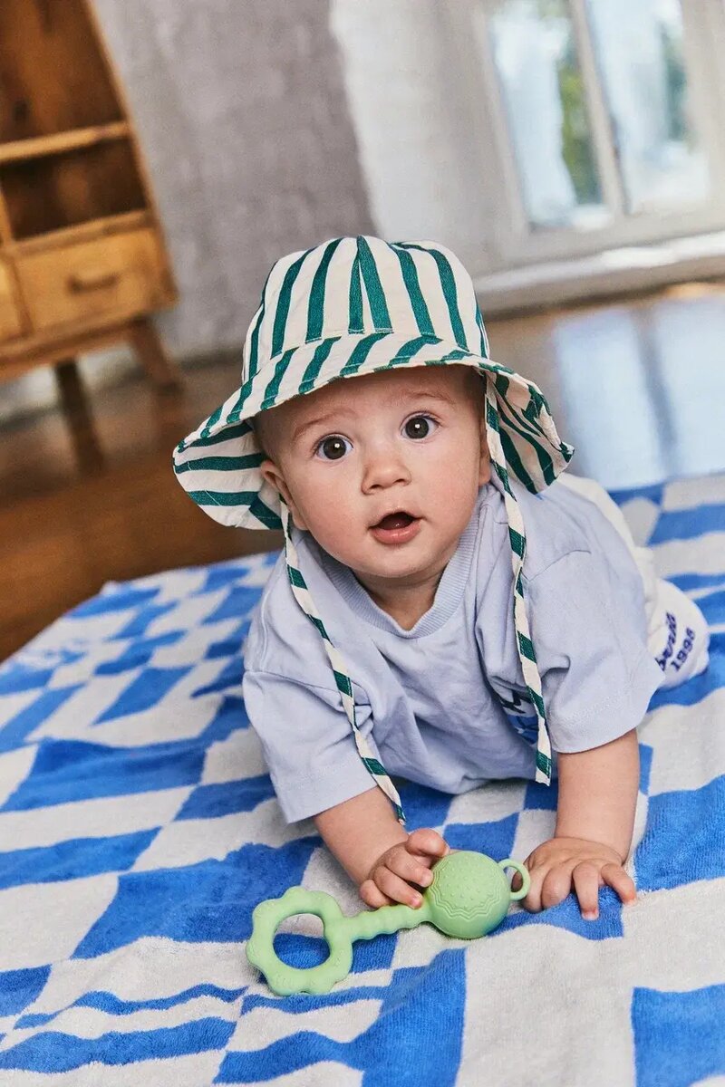 Безопасная легкая погремушка для новорождённых 0+ 