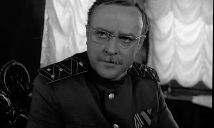 Владислав Стржельчик — лучший актёр на роли генералов и императоров