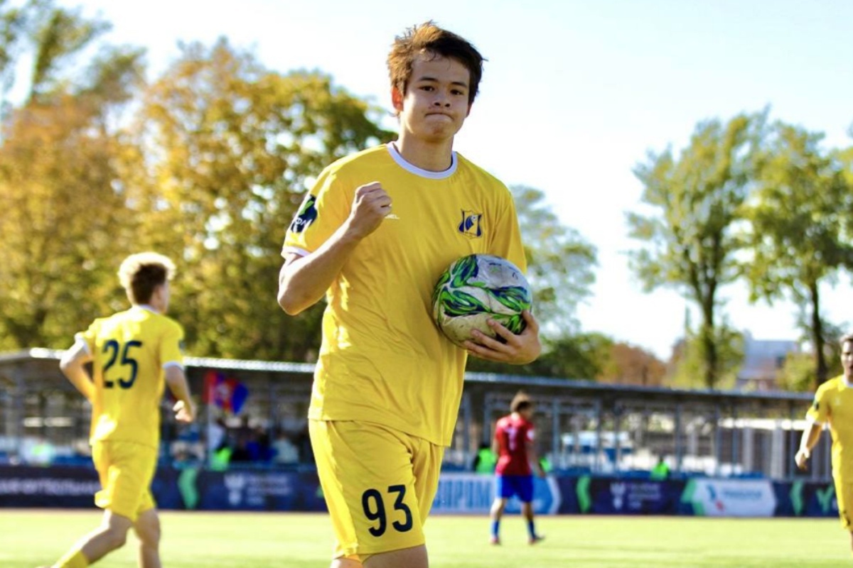    Леонид Гайдай, который играет в футбол. / t.me/fcrostov2_official