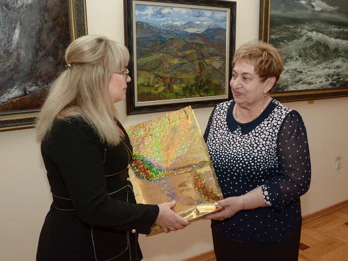 Поздравляю Ларису Завеновну с юбилеем