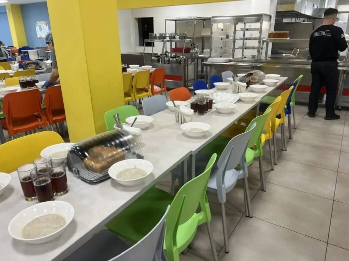 Судя по снимку, школьная столовая находится выше любой критики / фото: телеграм-канал Любовь Устиновская