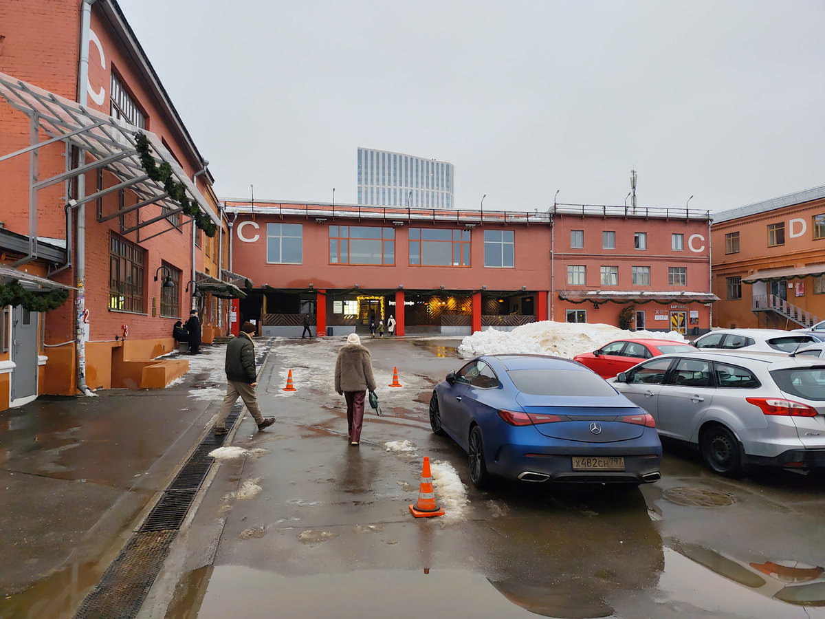 Центр современного искусства "Винзавод"