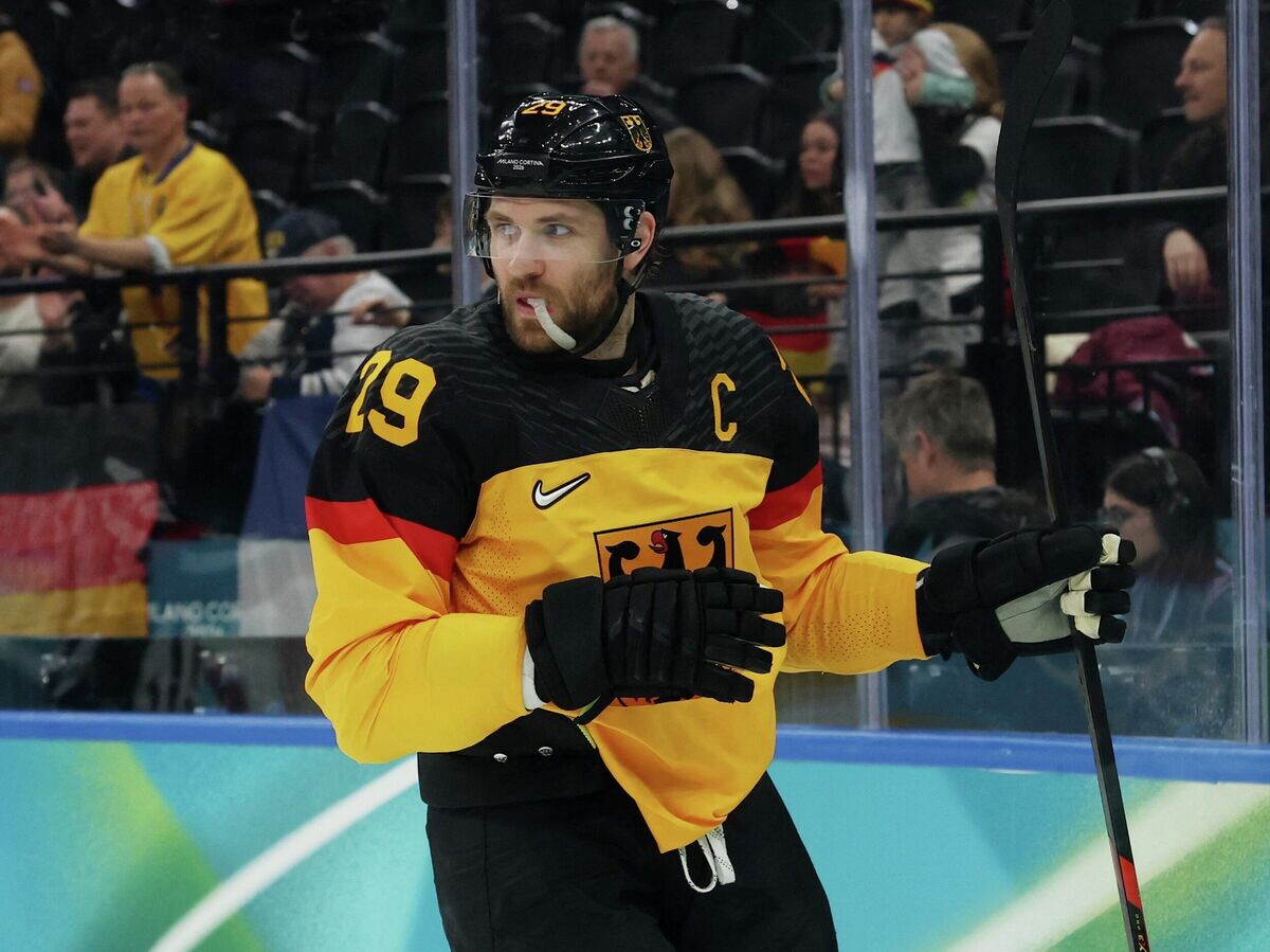    Хоккеист сборной Германии Леон Драйзайтль на Олимпиаде-2026 | © REUTERS / Mike Segar