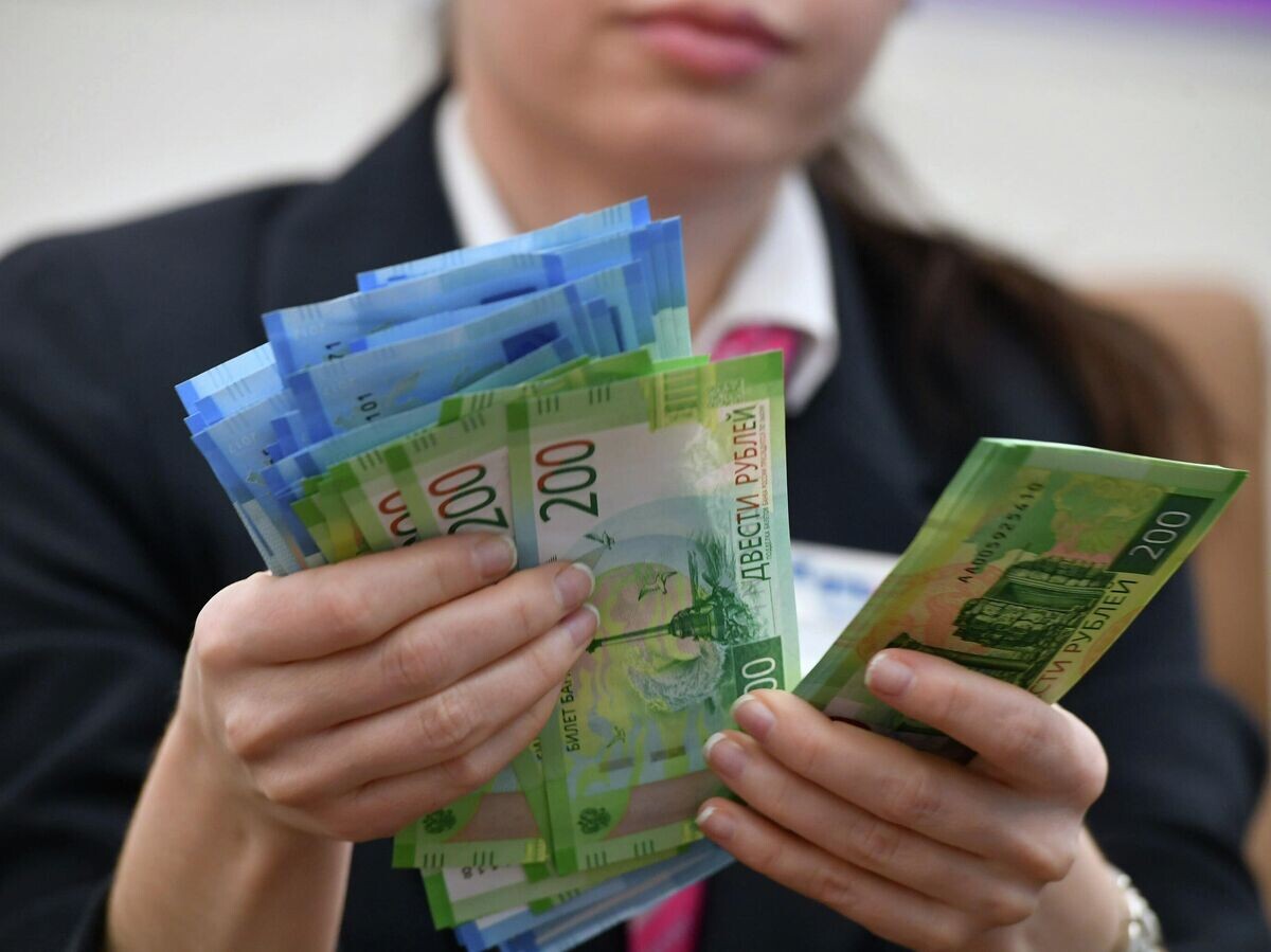    Российские рубли© РИА Новости . Михаил Воскресенский