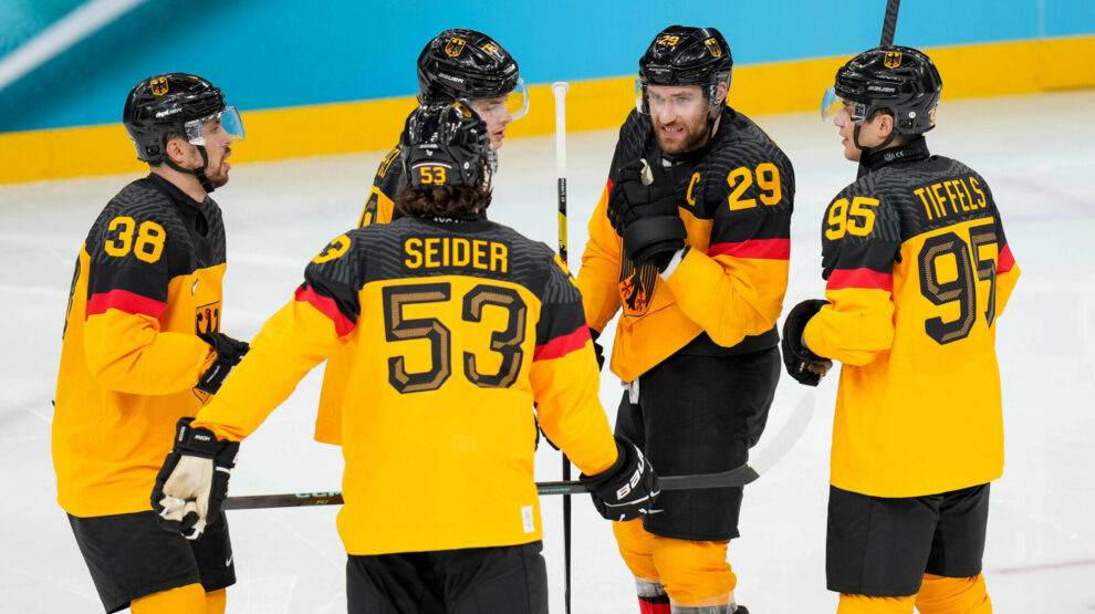    Леон Драйзайтль (№29) сыграет против Словакии. Фото: Global Look Press