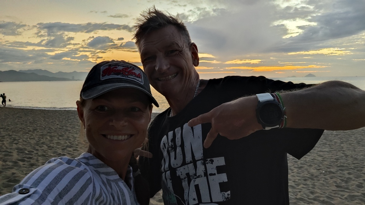 Это мы с Палычем встречаем рассвет )