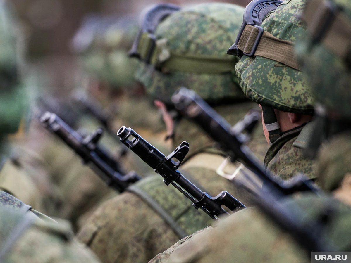     Российский морпех сбил атаковавший его дрон штурмовым рюкзаком