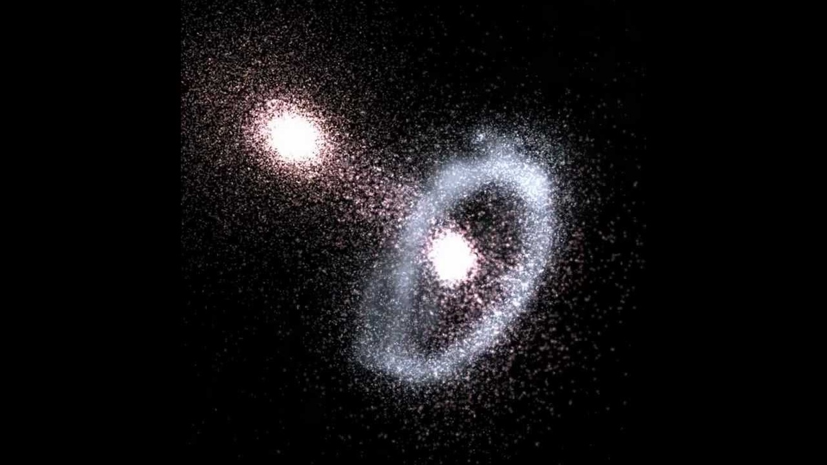 Кольцевая галактика Линсей-Шелли  приобрела столь оригинальную форму в результате «пробития навылет» другой галактикой. 