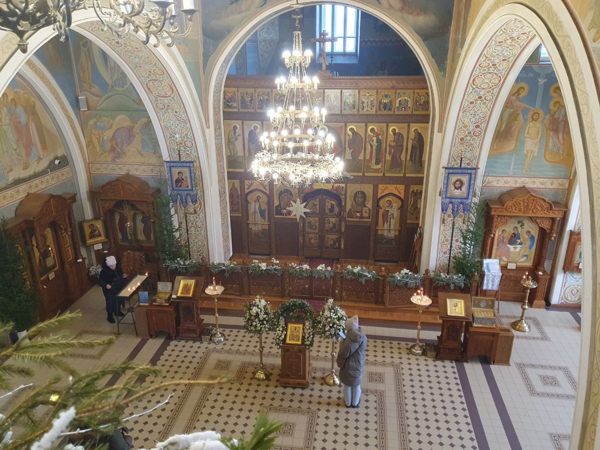 Фото с  балкончика хора в Рождество. Храм Иоанна Предтечи. Домовой храм архиирейского дома Красноярск