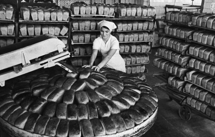 Хватит врать! Нас пытаются убедить, что в СССР хлеб и молоко не были дешевле, чем сейчас