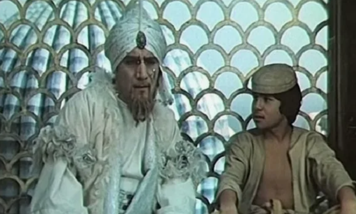 Кадр из фильма. Армен Джигарханян в роли эмира и Рифат Мусин в роли Ходжи Насреддина