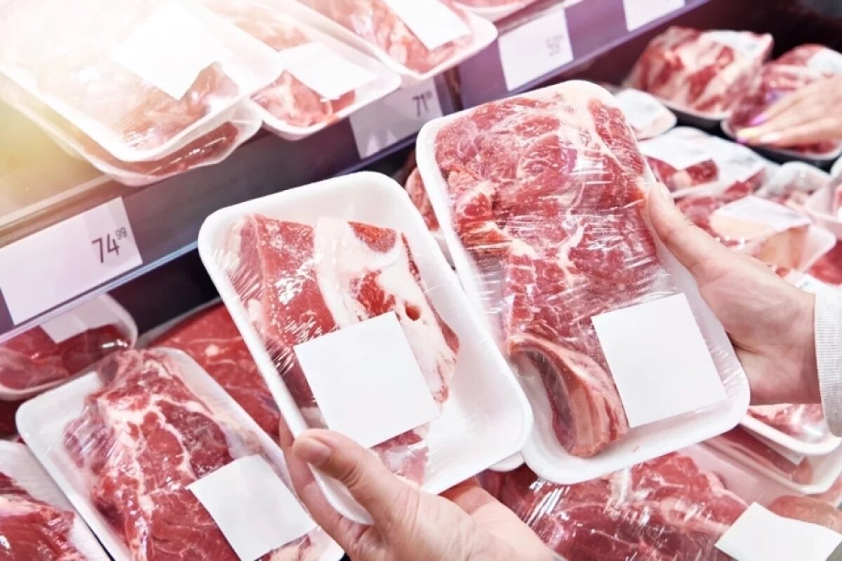    Красноярские производители выпускали мясо с датами из будущего