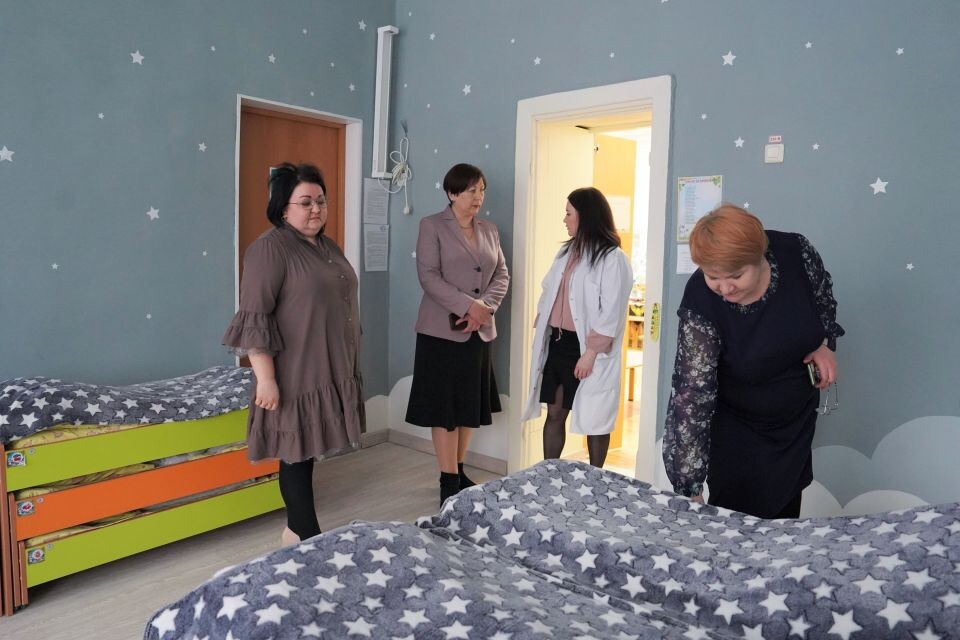    Галина Буевич в составе общественной комиссии проверила работу детского сада № 101. Источник: сайт города Барнаула