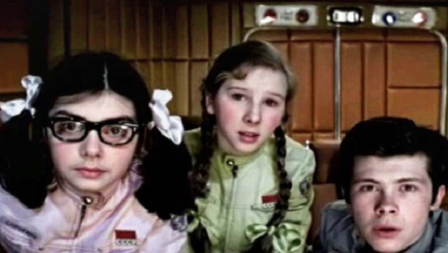 Кадр из фильма "Отроки во Вселенной"