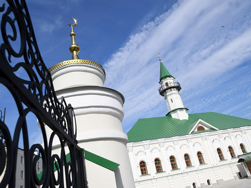 Для мужчин участие в таравихе в мечети крайне желательно. Фото: © Денис Гордийко / kzn.ru