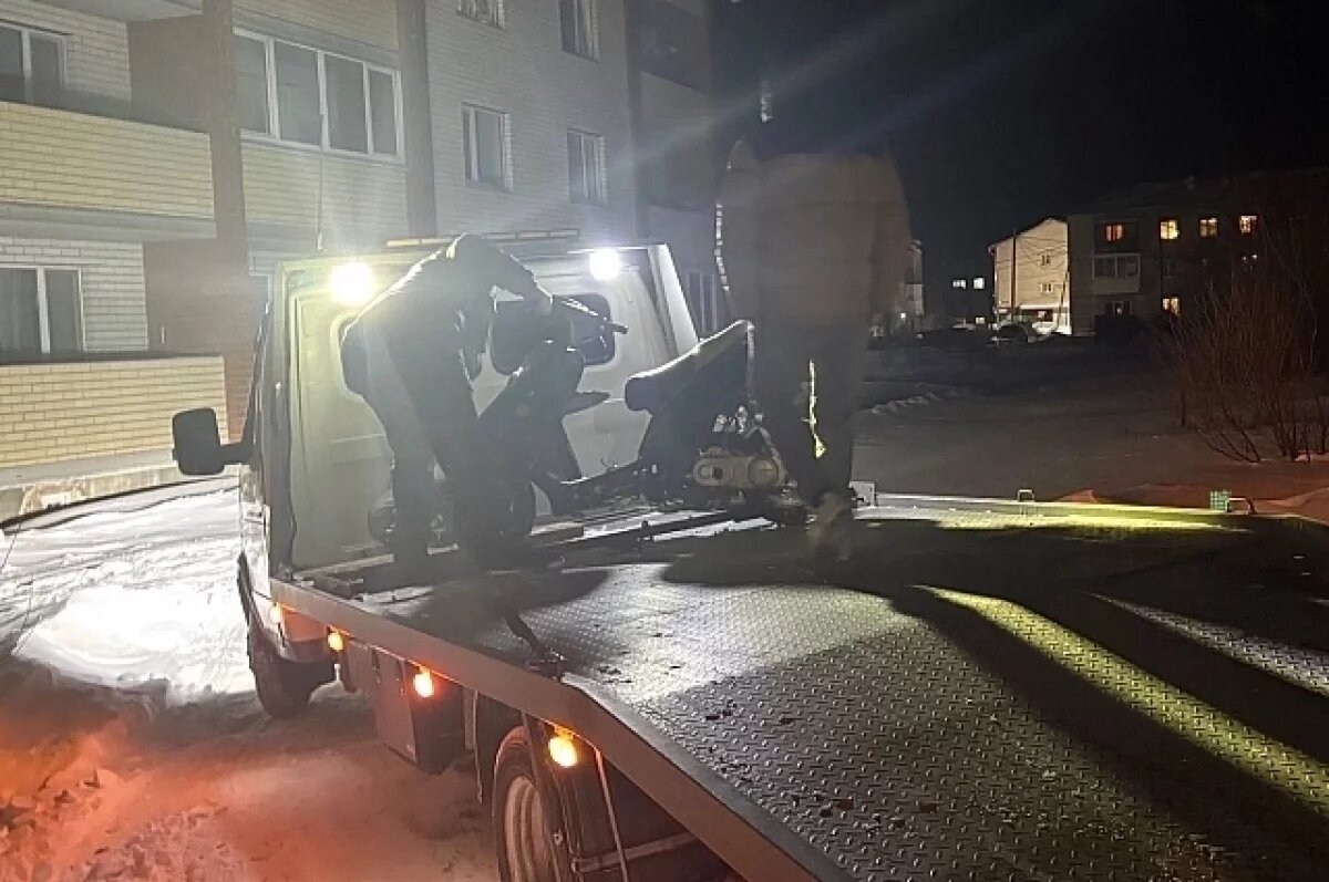   Свердловские автоинспекторы поймали 13-летнего подростка за рулем скутера