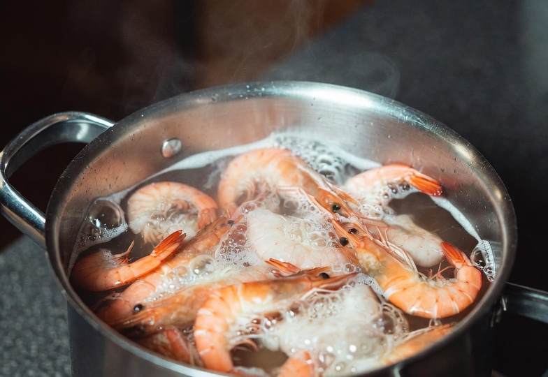 Как и сколько варить креветки правильно?