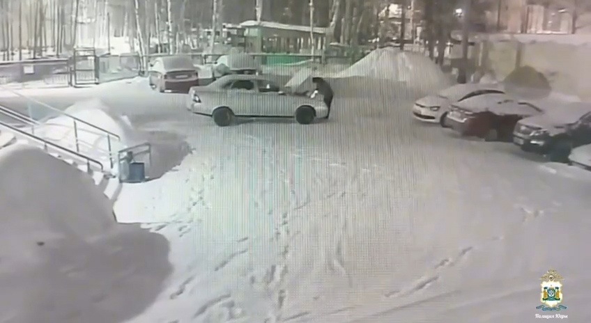    В Нижневартовске задержали угонщика, пытавшегося угнать две «Приоры» за ночь
