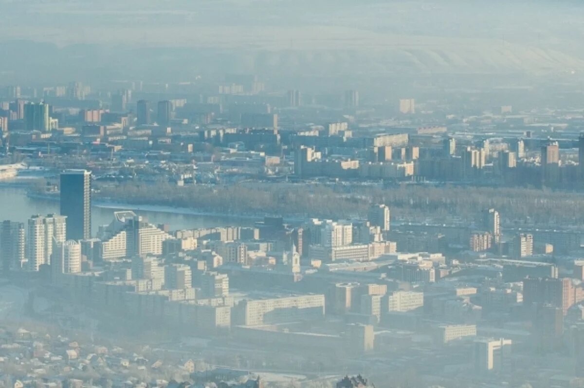    Теперь за улучшение экологии в крае борются комплексно — трубы всех заводов под контролем, а в частном секторе станет ещё меньше чадящих печей.