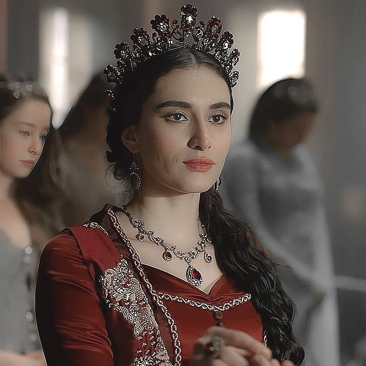 Валиде Турхан. 