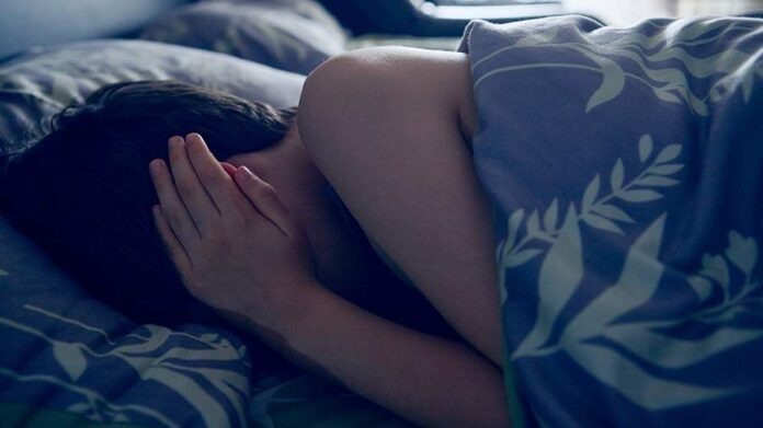    В 2032 году роль светской беседы снизилась, уступив место нейроотличным в руководящей элите, что вызвало дебаты о социальном прогрессе и последствиях технологий.