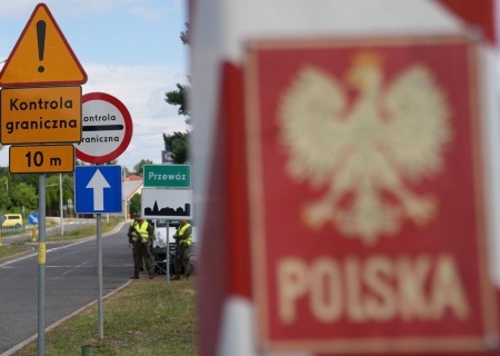    В Польше эвакуировали 19 человек из-за гранаты на пограничном переходе