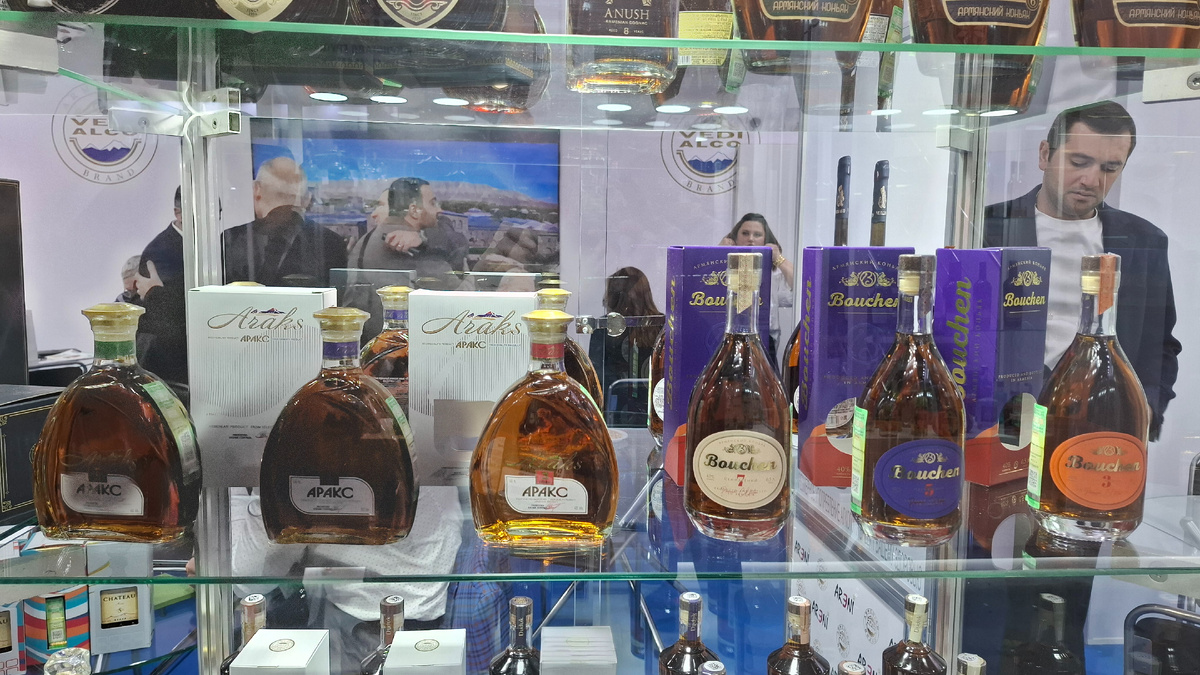 Коньяки Bouchen на стенде Продэкспо-2026