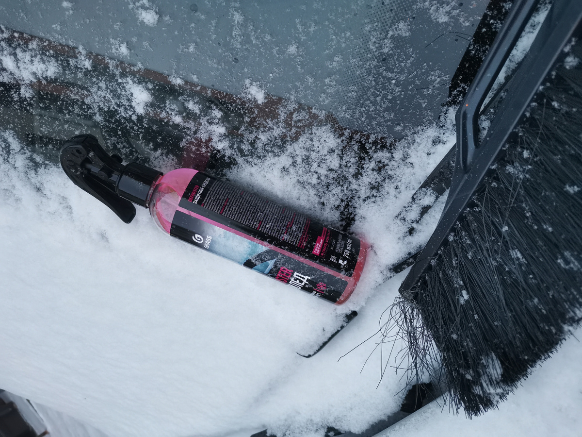 Очистка льда с любимой ласточки