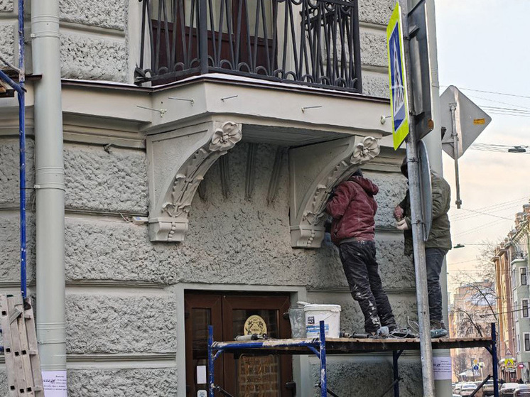     Этот симулякр не похож на стальной. Фото: «МК в Питере»