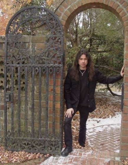 Патрик Валенса, одно из редких фото