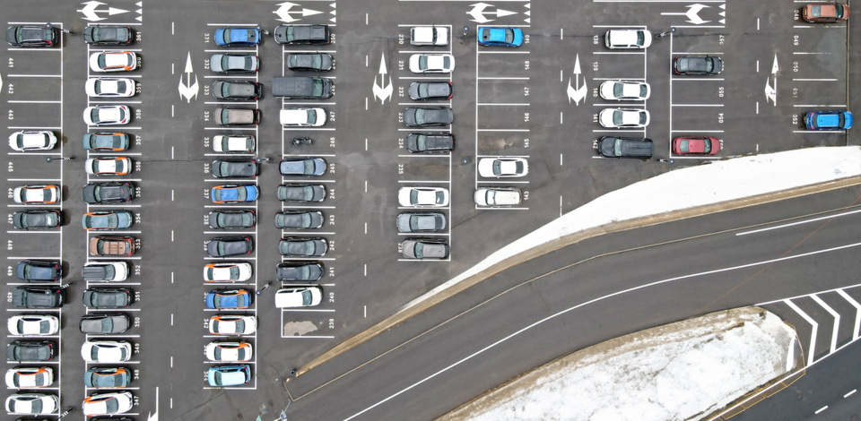     По проекту КРТ на улицах Ярославской и Космонавтов оборудуют парковку и выполнят благоустройство