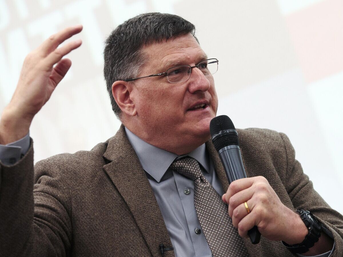    Бывший разведчик морской пехоты США, военный эксперт Скотт Риттер на презентации своей книги "Гонка разоружения" | © РИА Новости / Андрей Бортко