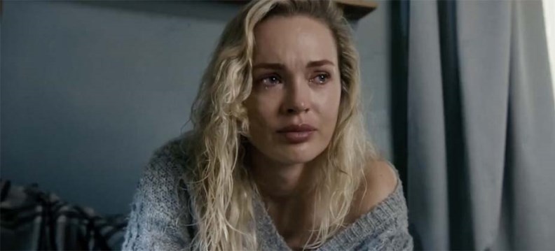 Елена (актриса Ирина Кобзева).