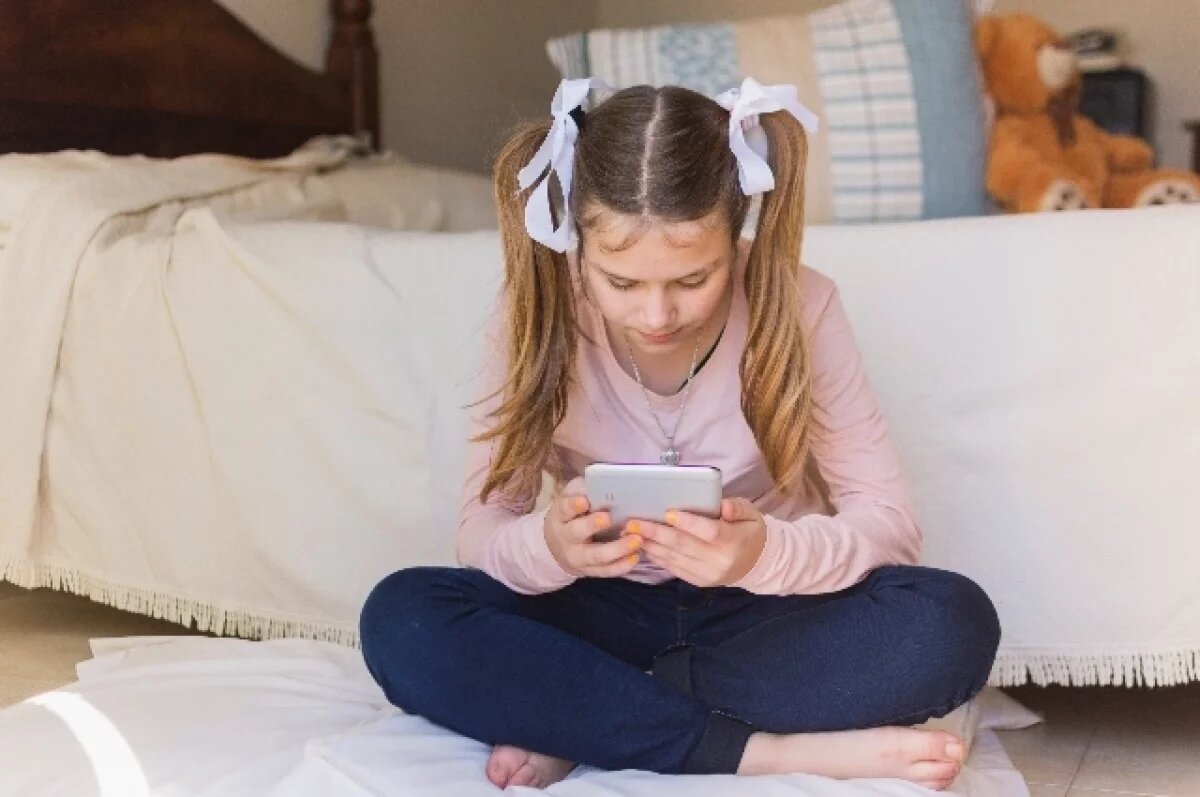    Жители Сахалина назвали оптимальный возраст регистрации детей в соцсетях