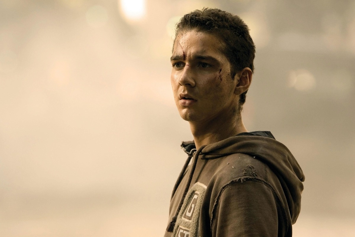 Шайа ЛаБаф на кадре из фильма «Трансформеры»/Источник: Paramount Pictures