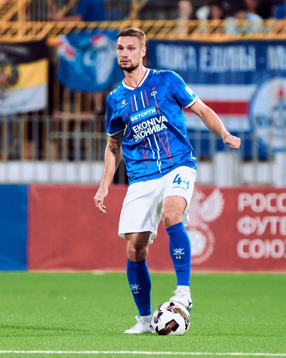 Юрий Журавлев - 648 точных передач - 70,6%!