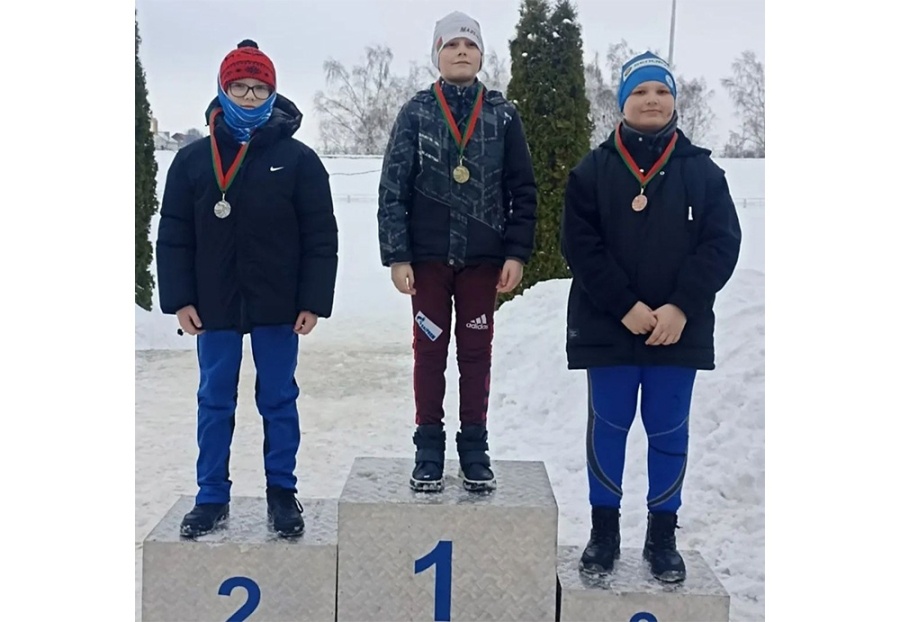     Первые старты будущих звезд – в Копыле прошли соревнования по биатлону "Белый снег"
