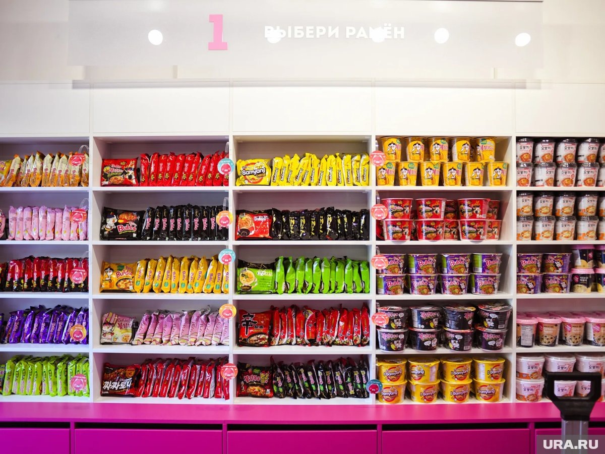     Россияне скупают азиатскую лапшу быстрого приготовления в магазинах