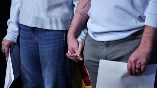    © REUTERS Anna Rose Layden