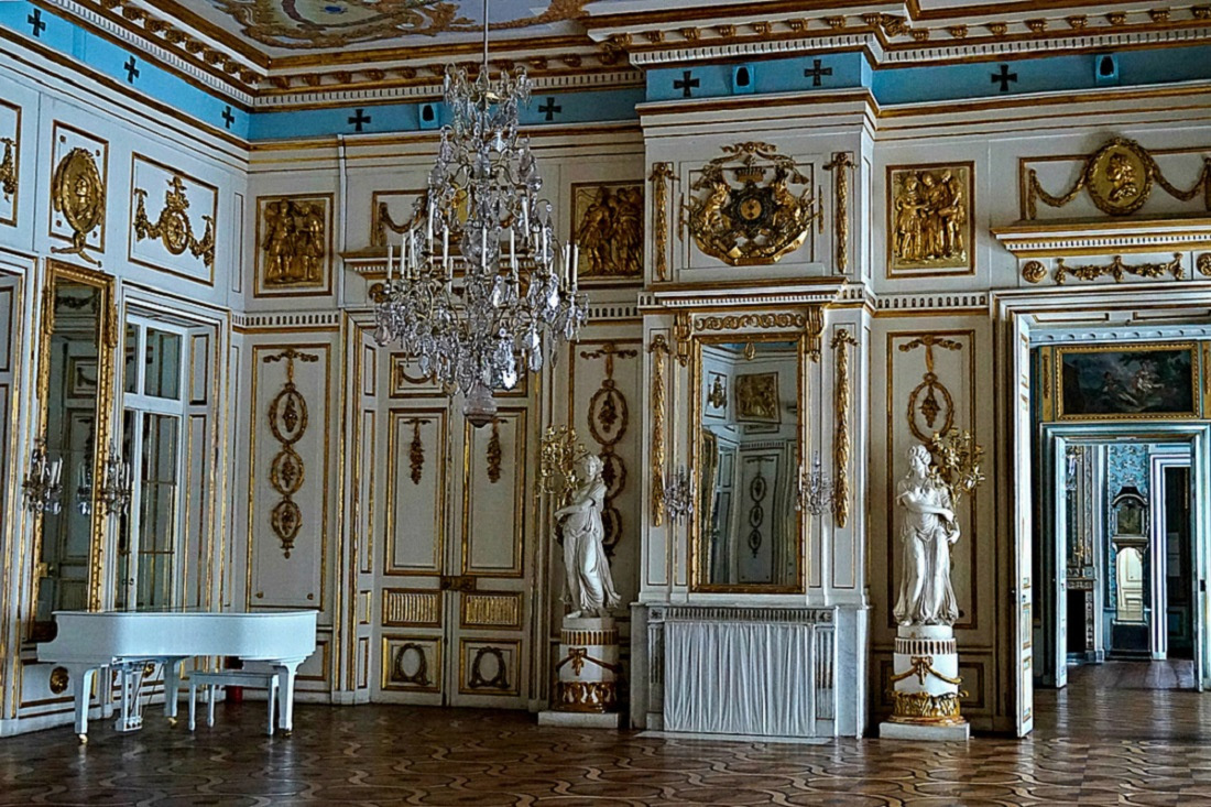 Один из великолепных интерьеров Большого дома.