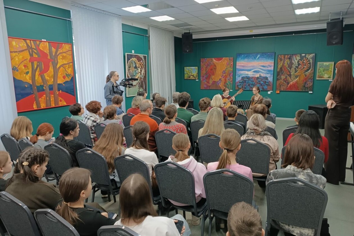 Фото: Картинная галерея г. Саянска