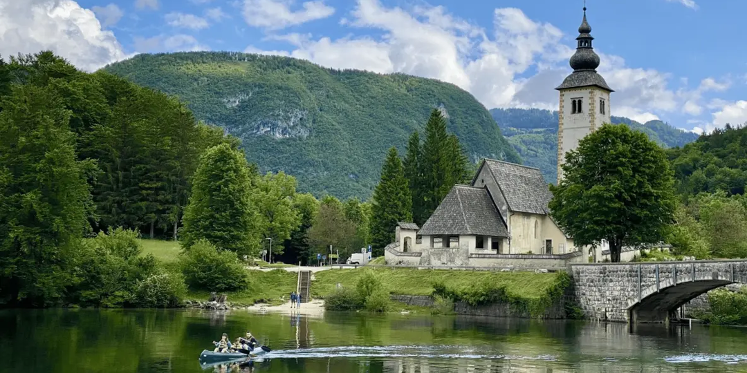 Как и чем платить в Словении: 100% работающие способы оплачивать покупки туристу из России