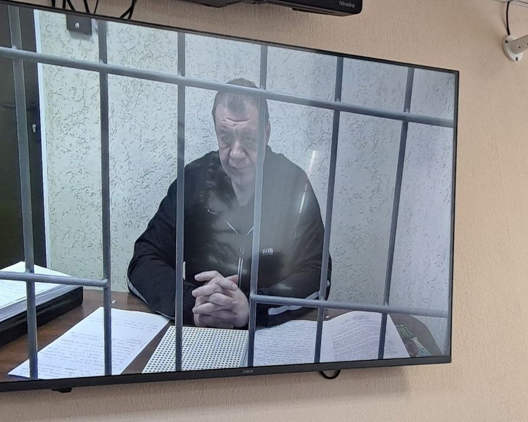     В Курске суд решает меру пресечения для Дедова и Шубина по делу о хищениях