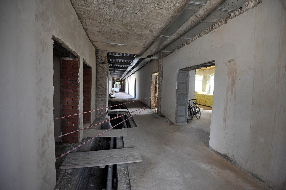    Подрядчик постоянно нарушал сроки выполнения строительных работ. Алексей БУЛАТОВ