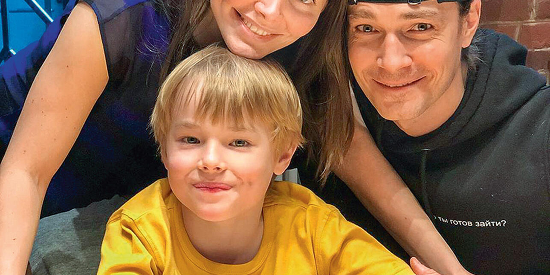 Готовка, объятия и... бобер. 5 семейных традиций звезд