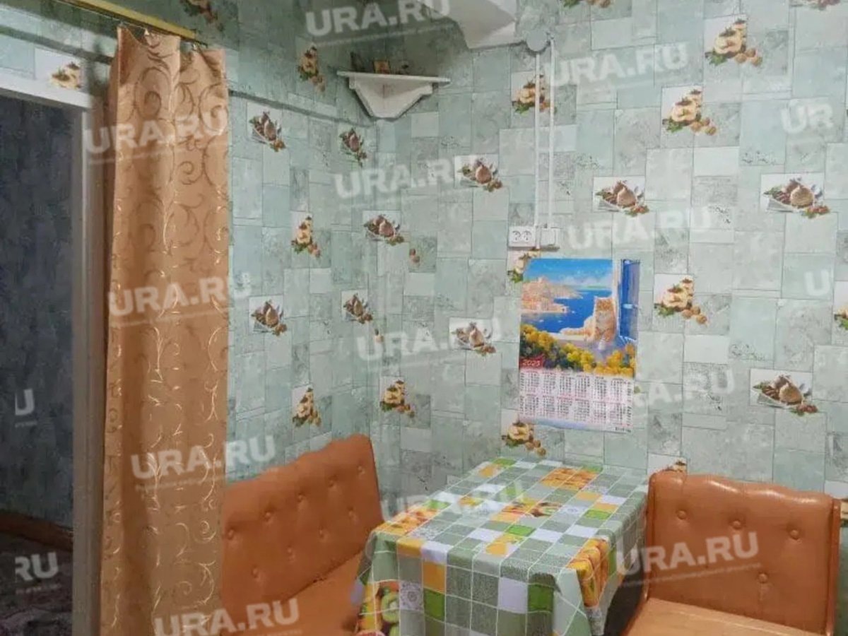    В доме частично осталась мебель